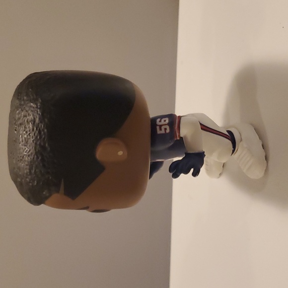 NFL Funko Pop #79 Lawrence Taylor (Home Jersey) 2017 Football Funko - Picture 2 of 5